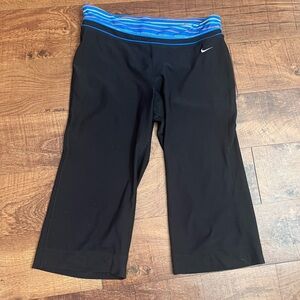 Nike FITDRY Womens crop pants medium 8/10 black multicolored stripe pocket